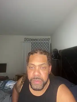 Snapshot of bigsmooth312 chatting on February 23, 12:41 am bigsmooth312 online show from February 23, 12:41 am