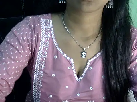 cute momo love online show from March 25, 4:51 am