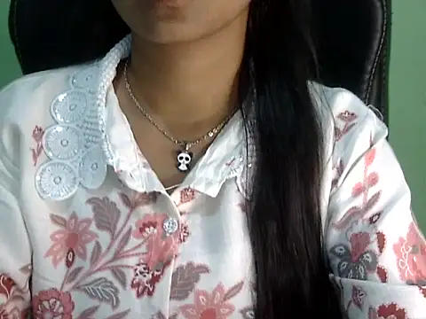 Snapshot of cute_momo_love chatting on April 2, 5:16 am cute momo love online show from April 2, 5:16 am