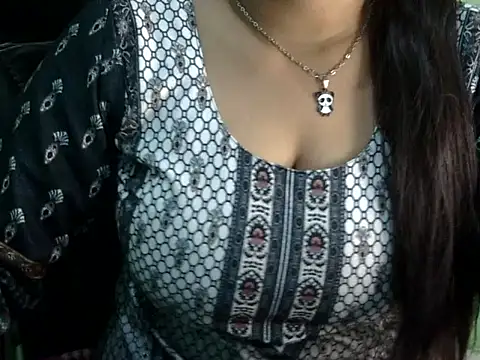 Snapshot of cute_momo_love chatting on April 3, 5:38 am cute momo love online show from April 3, 5:38 am
