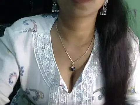 Snapshot of cute_momo_love chatting on April 19, 5:40 am cute momo love online show from April 19, 5:40 am