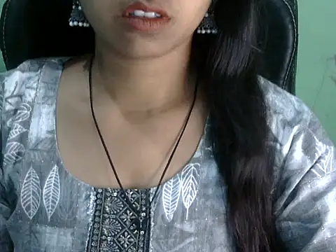 Snapshot of cute_momo_love chatting on April 29, 6:06 am cute momo love online show from April 29, 6:06 am