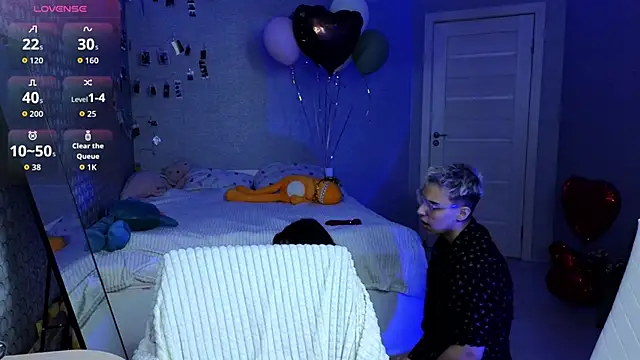 LuxuryLoverss online show from March 29, 10:59 am