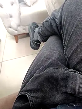 Snapshot of KADINDELISI34 chatting on February 27, 8:03 am KADINDELISI34 online show from February 27, 8:03 am