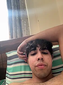 Snapshot of lucasmaxtoy chatting on March 13, 8:32 am lucasmaxtoy online show from March 13, 8:32 am