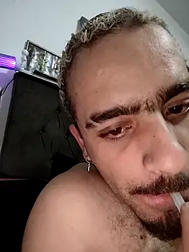 Snapshot of joyboyAct chatting on April 3, 5:16 am joyboyAct online show from April 3, 5:16 am