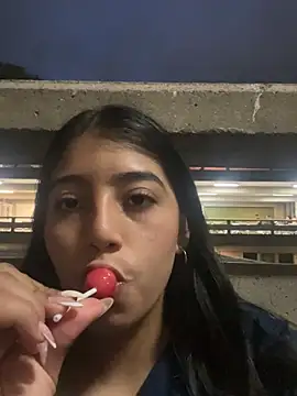 Snapshot of Sexy_mia_outdoors chatting on February 24, 11:36 pm Sexy mia outdoors online show from February 24, 11:36 pm