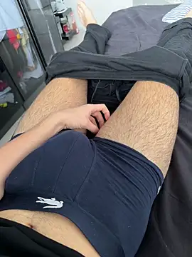 Snapshot of Vireontr1 chatting on February 24, 9:40 am Vireontr1 online show from February 24, 9:40 am