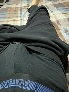 Snapshot of Vireontr1 chatting on February 27, 6:19 pm Vireontr1 online show from February 27, 6:19 pm