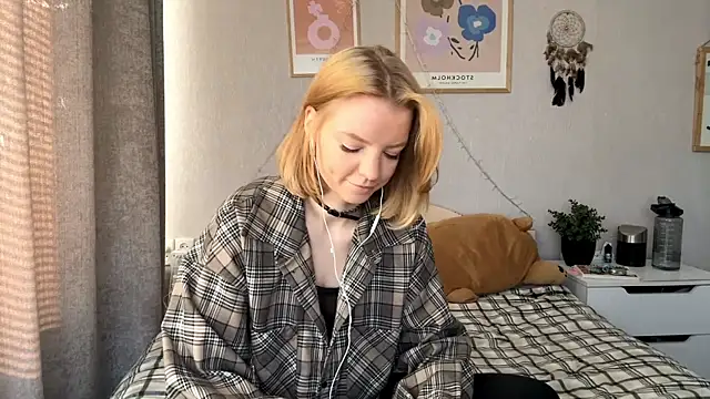 Snapshot of Marry_Sornatiko chatting on March 1, 12:29 pm Marry Sornatiko online show from March 1, 12:29 pm