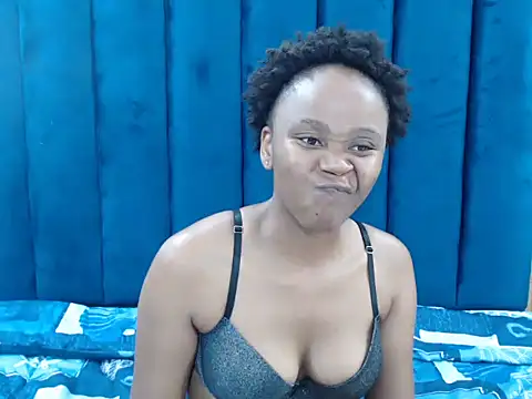 Snapshot of CreamyTea chatting on March 3, 6:03 pm CreamyTea online show from March 3, 6:03 pm