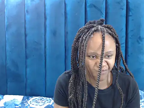 Snapshot of CreamyTea chatting on March 7, 9:17 am CreamyTea online show from March 7, 9:17 am