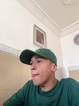 Snapshot of Ronalcantillo_luck2222 chatting on February 22, 9:13 pm Ronalcantillo luck2222 online show from February 22, 9:13 pm