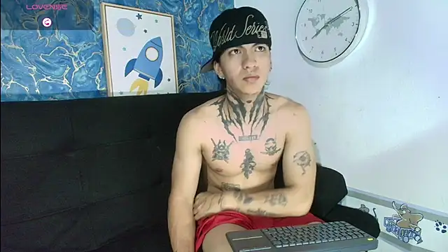 Snapshot of Tessarion_Black chatting on June 22, 7:16 am Tessarion Black online show from June 22, 7:16 am