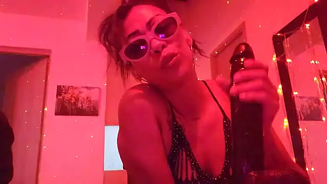 Snapshot of FirexxxDesire69 chatting on March 1, 11:07 pm FirexxxDesire69 online show from March 1, 11:07 pm