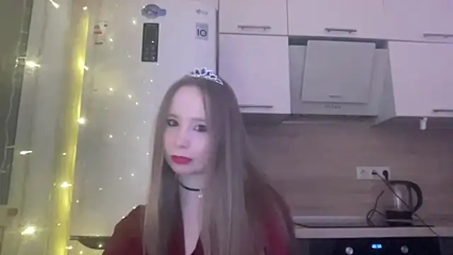 cutefoxieee online show from March 10, 5:40 pm