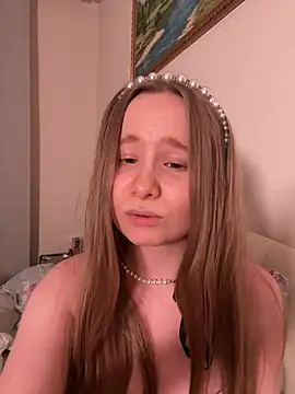 cutefoxieee online show from August 2, 10:52 pm