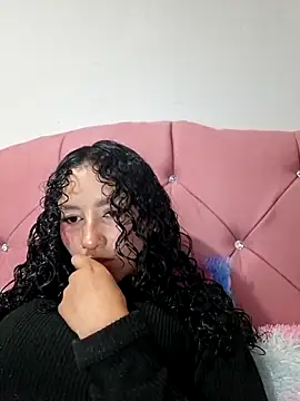 Snapshot of keylatiff chatting on February 23, 10:18 pm keylatiff online show from February 23, 10:18 pm