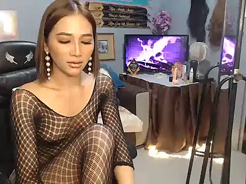 Snapshot of Demonsfuck chatting on May 1, 9:19 pm Demonsfuck online show from May 1, 9:19 pm