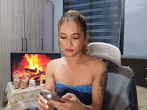 Snapshot of Demonsfuck chatting on June 12, 11:25 pm Demonsfuck online show from June 12, 11:25 pm