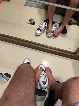 Shy feet online show from February 23, 2:31 am