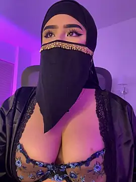 Snapshot of Yasmin_cute chatting on July 13, 6:22 pm Yasmin cute online show from July 13, 6:22 pm