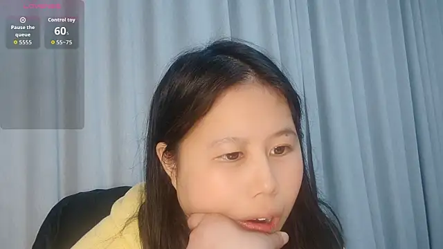 Snapshot of Hannah-33 chatting on February 26, 7:07 am Hannah-33 online show from February 26, 7:07 am