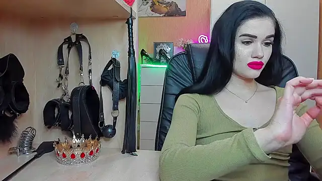 KristiTopxx online show from November 18, 7:40 pm