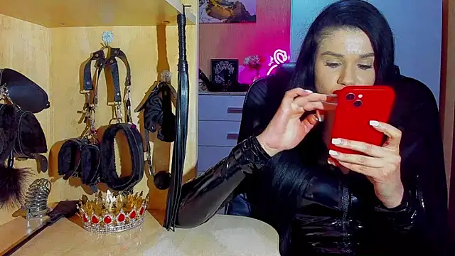 KristiTopxx online show from February 7, 8:01 pm