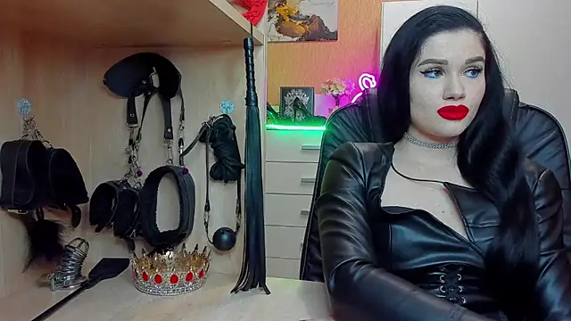 KristiTopxx online show from April 13, 6:13 pm