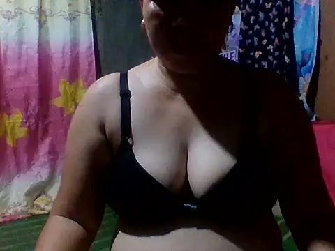 sweet lhyn online show from June 20, 10:29 am
