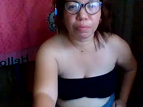 sweet lhyn online show from July 13, 4:48 am