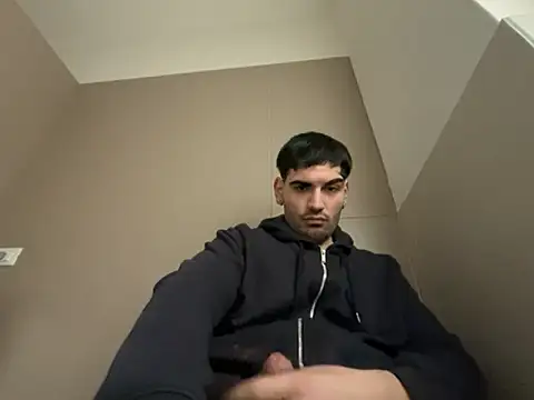 Snapshot of Yolube chatting on February 23, 8:44 am Yolube online show from February 23, 8:44 am