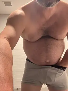 chubbylittlesecret online show from April 16, 1:39 am