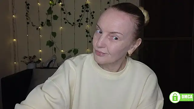 Snapshot of Bella_soulmate chatting on March 14, 12:21 pm Bella soulmate online show from March 14, 12:21 pm