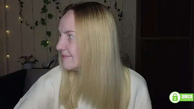 Snapshot of Bella_soulmate chatting on March 18, 12:30 pm Bella soulmate online show from March 18, 12:30 pm