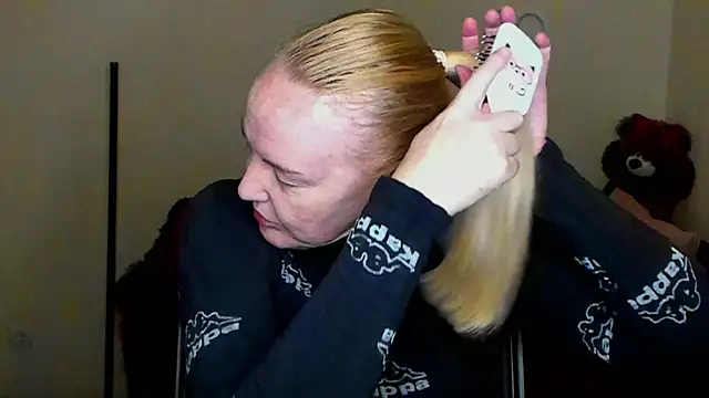 Snapshot of Bella_soulmate chatting on April 7, 5:30 am Bella soulmate online show from April 7, 5:30 am