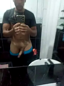 Snapshot of Rodr_go14 chatting on July 1, 10:31 pm Rodr go14 online show from July 1, 10:31 pm