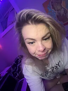 Snapshot of LaurenRae_x chatting on March 1, 2:46 am LaurenRae x online show from March 1, 2:46 am