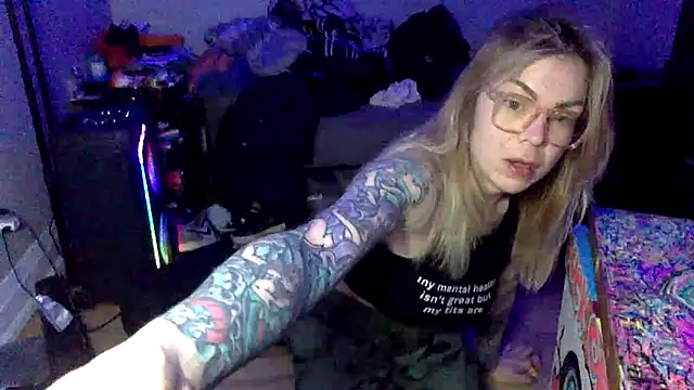 LaurenRae x online show from March 25, 3:45 am