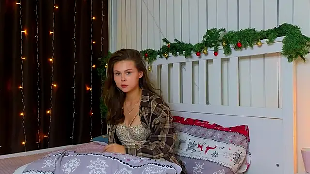 Snapshot of EarthaLevra chatting on February 27, 7:14 pm EarthaLevra online show from February 27, 7:14 pm