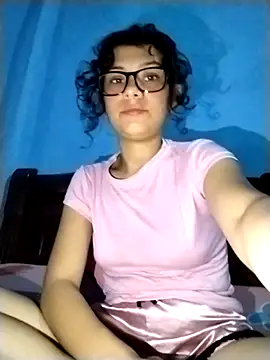 Snapshot of katty_scorpion chatting on April 12, 10:15 pm katty scorpion online show from April 12, 10:15 pm