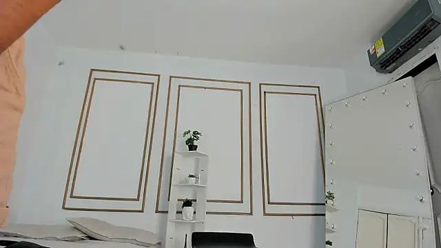 emily gaviria1 online show from March 15, 12:22 pm