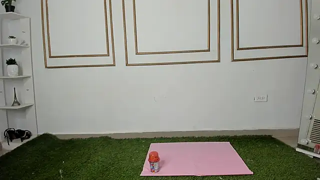 emily gaviria1 online show from March 27, 12:05 pm