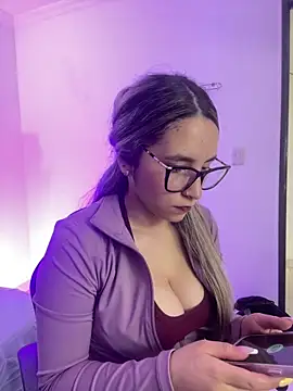 Snapshot of MANU_EF chatting on March 2, 1:18 pm MANU EF online show from March 2, 1:18 pm