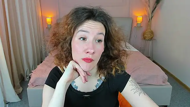 laima a online show from March 5, 2:35 pm