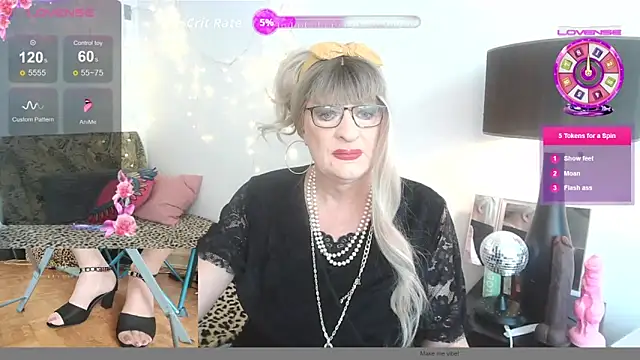 Snapshot of sophyTV chatting on May 12, 10:12 am sophyTV online show from May 12, 10:12 am