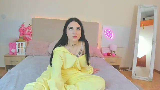 TiffanyHhot online show from April 1, 1:41 pm