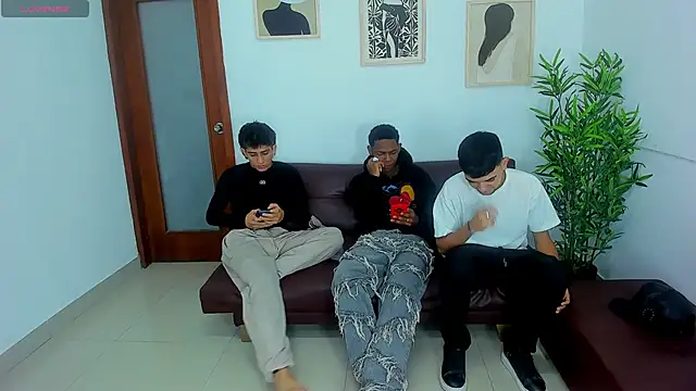 Snapshot of nobodyknows01 chatting on February 25, 12:37 pm nobodyknows01 online show from February 25, 12:37 pm