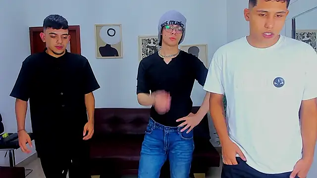 Snapshot of nobodyknows01 chatting on March 2, 7:54 pm nobodyknows01 online show from March 2, 7:54 pm